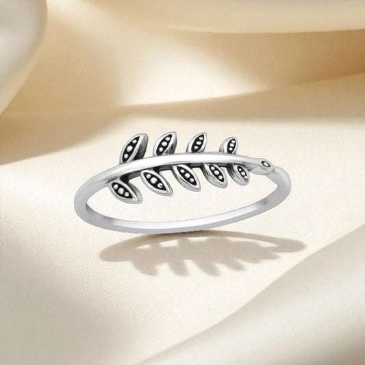 Lola Leaf Ring